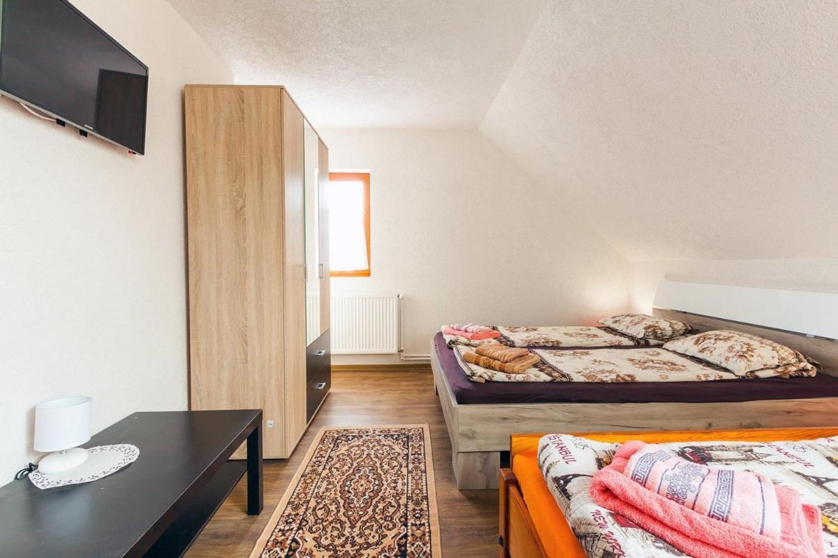 Eross Kulcsoshaz Villa Lazarea Bagian luar foto