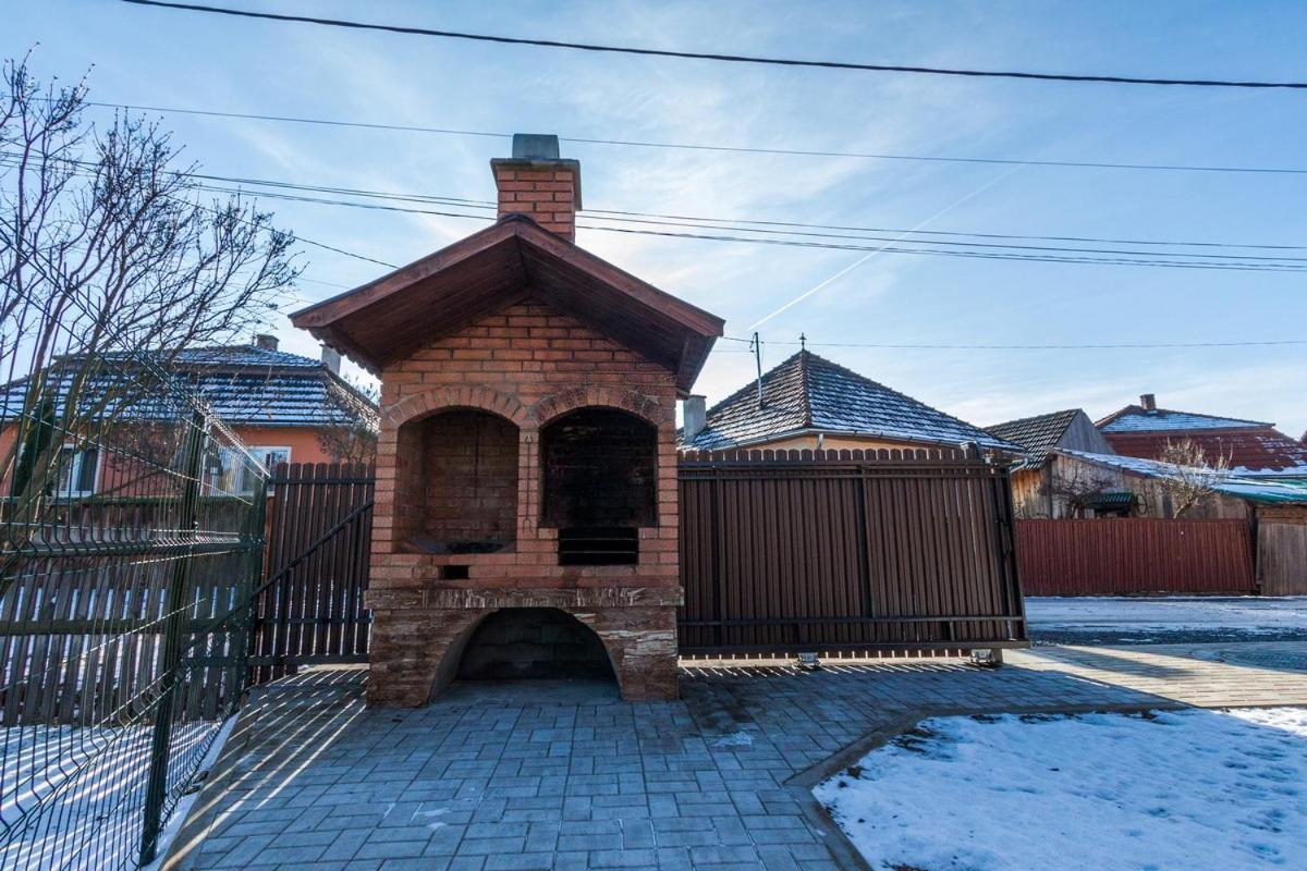 Eross Kulcsoshaz Villa Lazarea Bagian luar foto